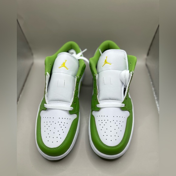 Men’s Size 11 Air Jordan 1 Low SE (NEW) HF4823 100 (No Box Lid) - Picture 1 of 12